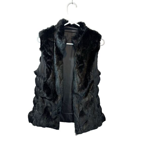 Black faux fur vest (warm and two sets of pockets) - Picture 2 of 9